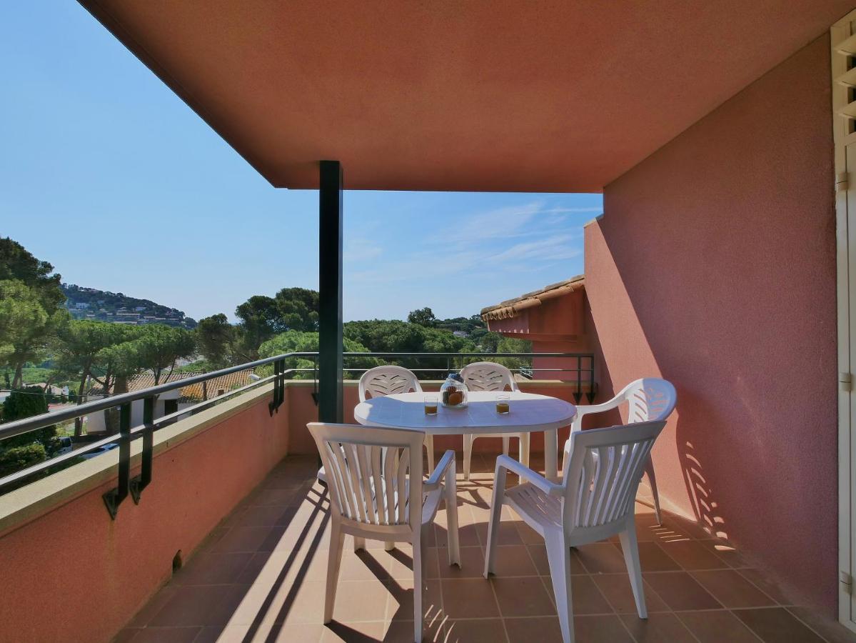 Apartmán Con Piscina En *